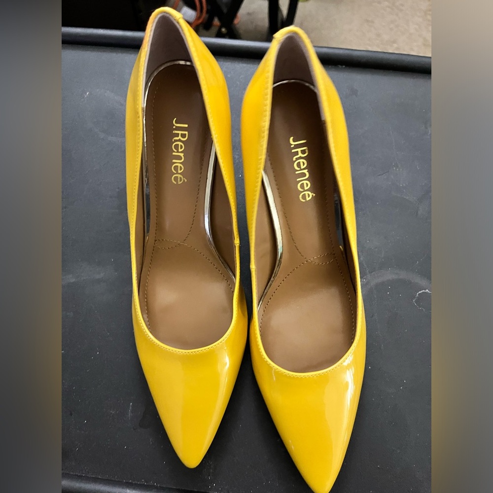 Yellow patent pumps